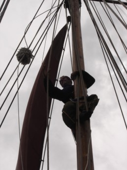 Rob up the mast