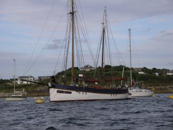 Sitting pretty moored up at Hughtown