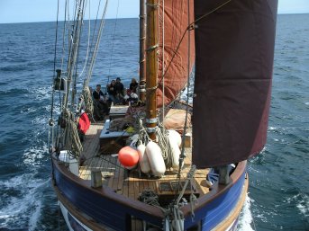 Under full sail - deck view