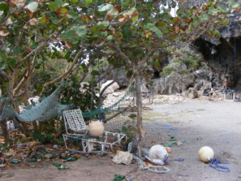 Beach camps on the windward side