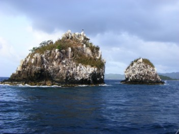 Sisters Rock dive site